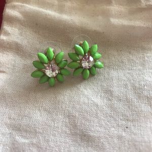 Green Flower Studs ✨last chance✨